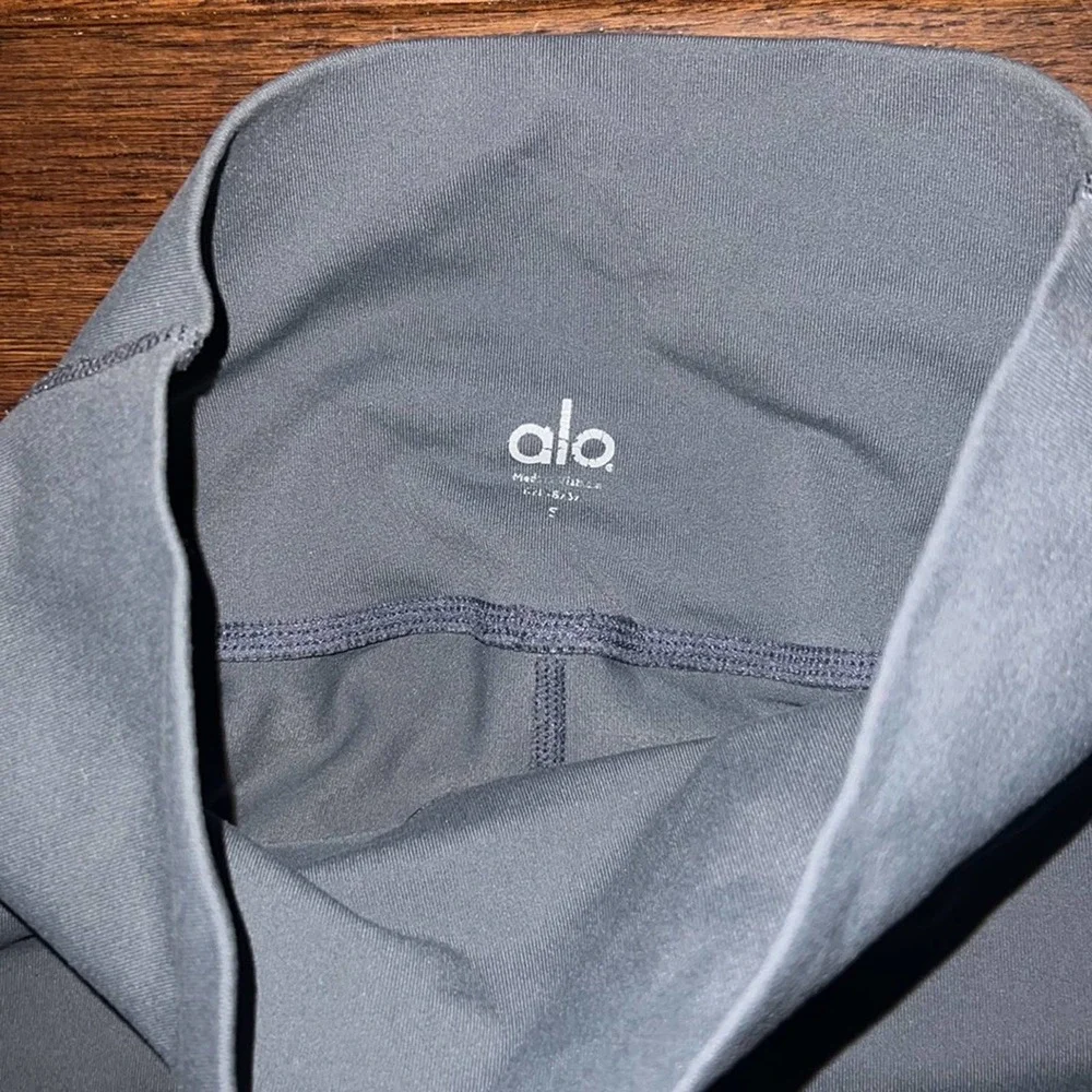 Alo Yoga High-Waist Moto Legging Small 🤍